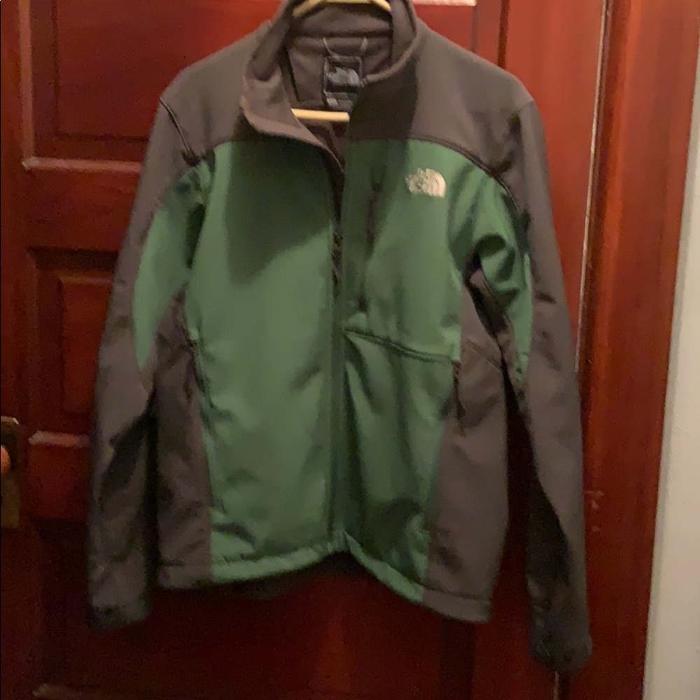 Men’s North Face soft shell jacket